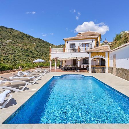 Villa Javier En Sayalonga Exterior photo