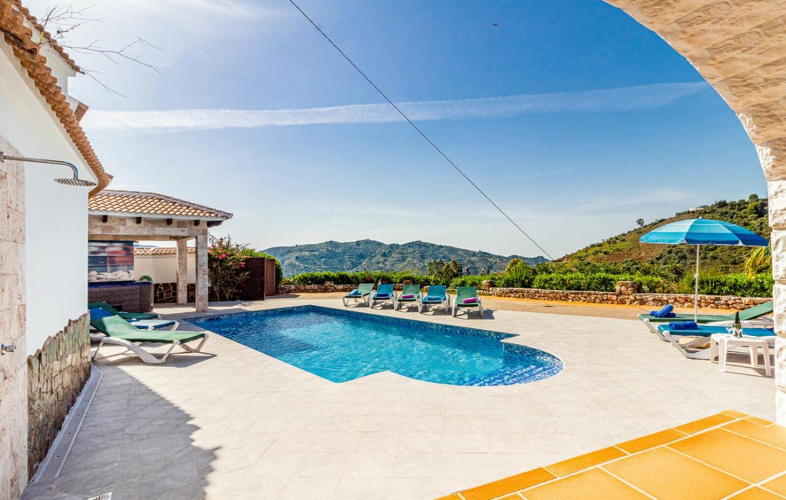 Villa Javier En Sayalonga Exterior photo