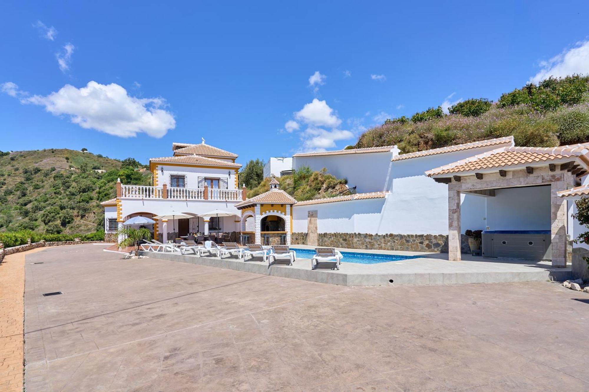 Villa Javier En Sayalonga Exterior photo